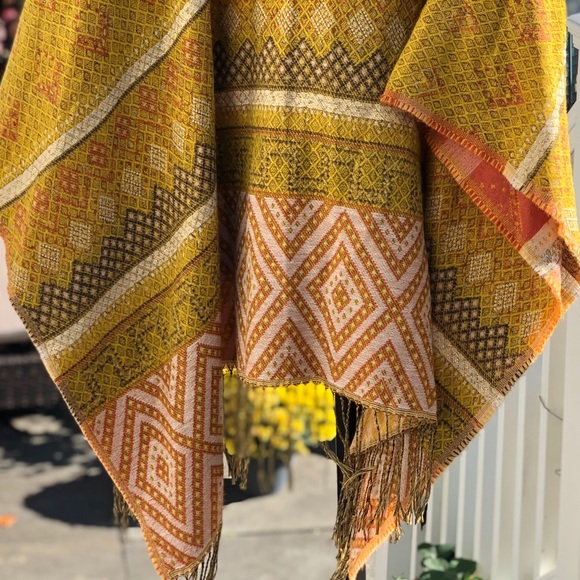 Francescas Collection Knit Shawl - Picture 7 of 10